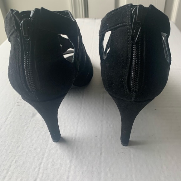 Woman’s Black Shoes - Picture 3 of 4